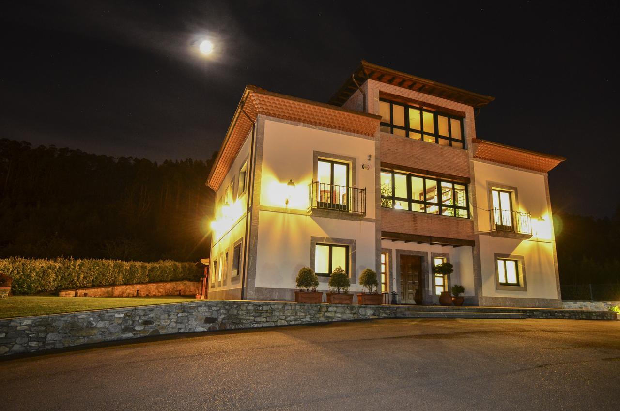 Hotel Reina Adosinda Pravia Exteriör bild